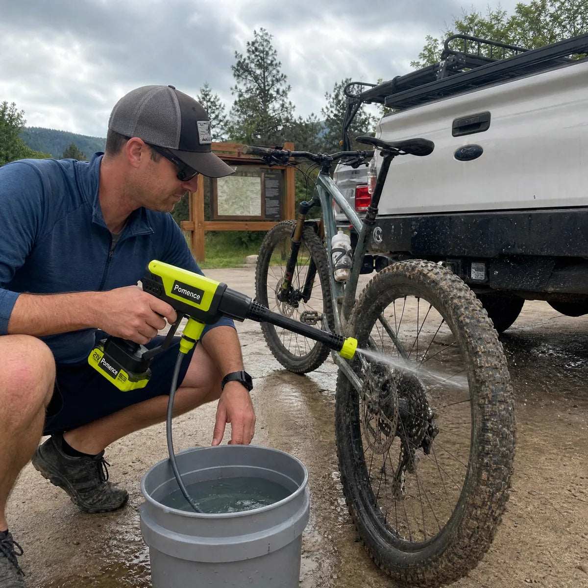 Daniel K. using Pomence to rinse outdoor bike gear
