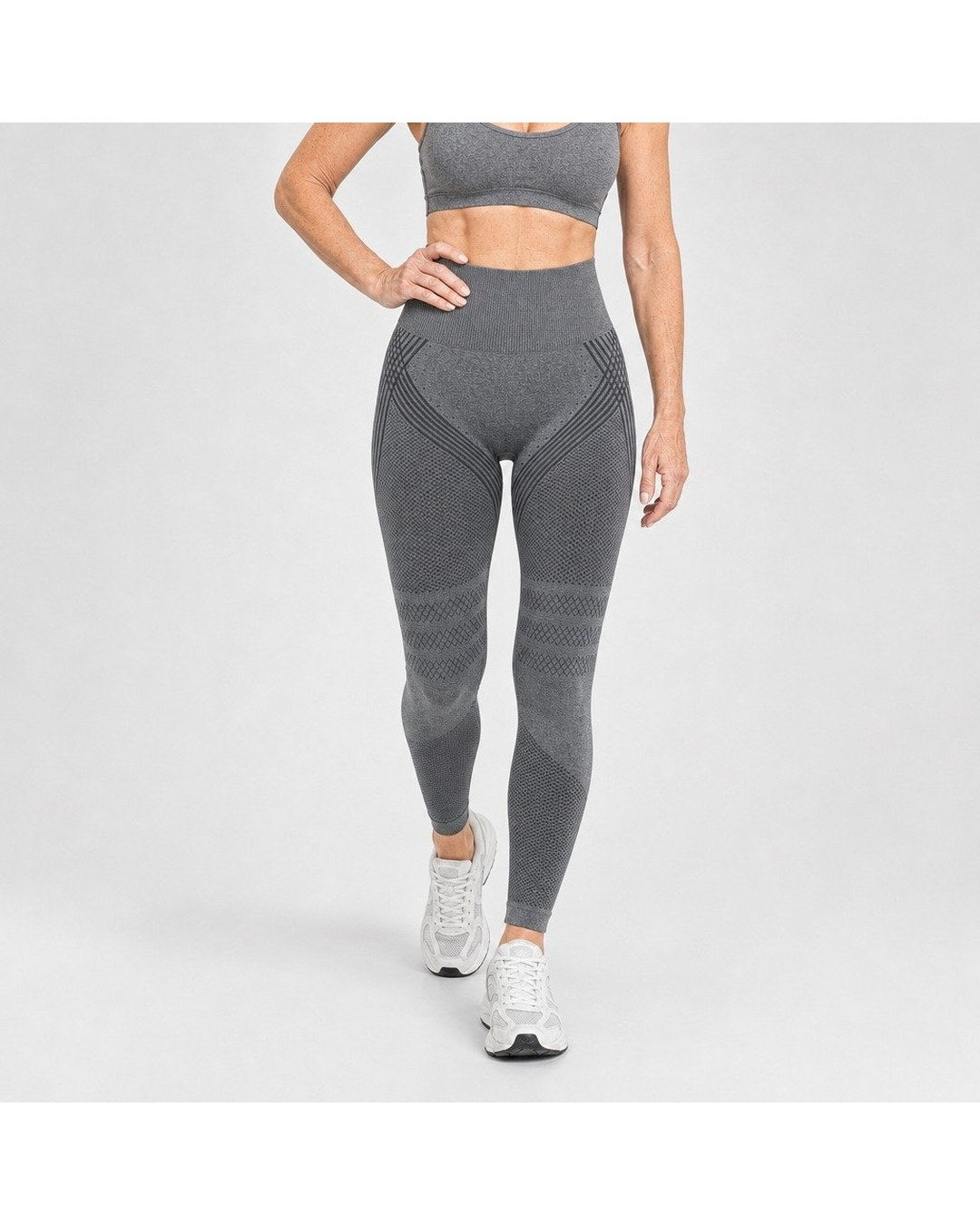 Pomence™ 3D Textured Anti-Cellulite Leggings. Gray 3D textured anti-cellulite leggings, front view