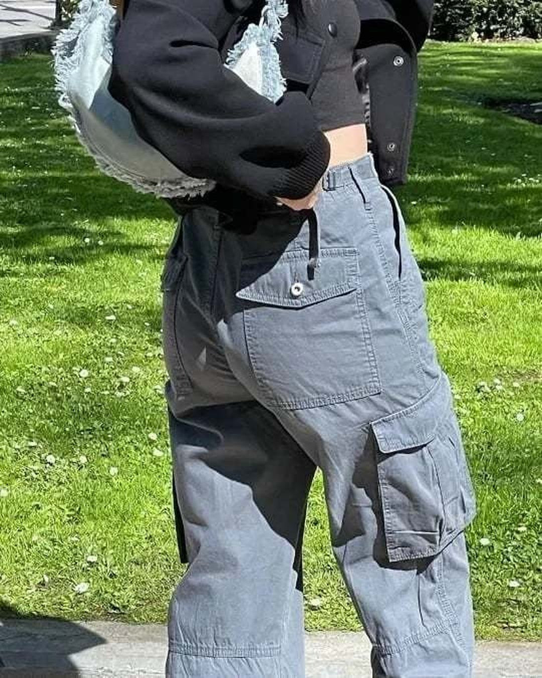 Pomence™ Adjustable Cargo Pants. Gray: light cargo pants worn with a denim top