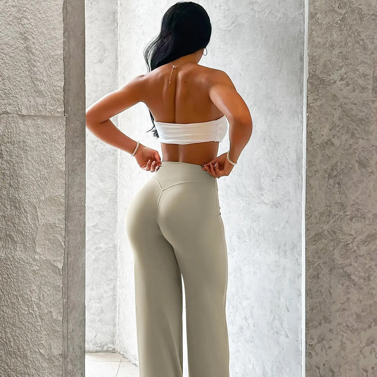 V-back straight leg leggings, back view