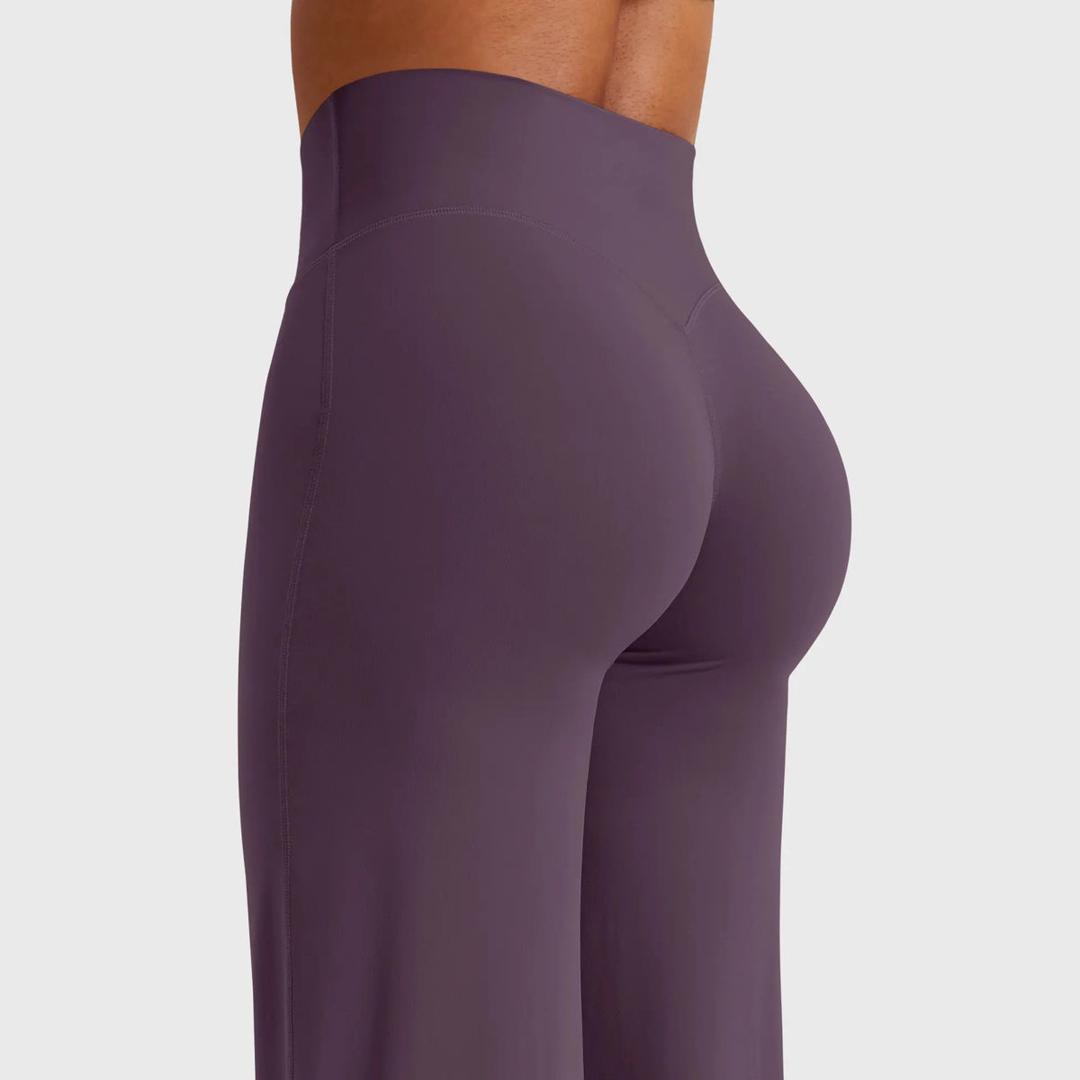 High-Waisted Straight Leg Yoga Leggings in Blackberry Purple